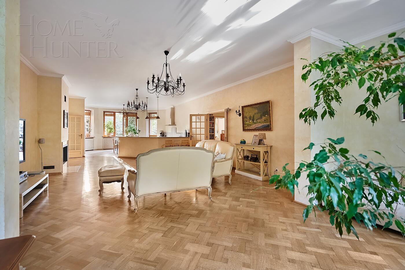 5-КОМН. КВАРТИРА С ОТДЕЛКОЙ 220.3 М² НА 2 ЭТАЖЕ