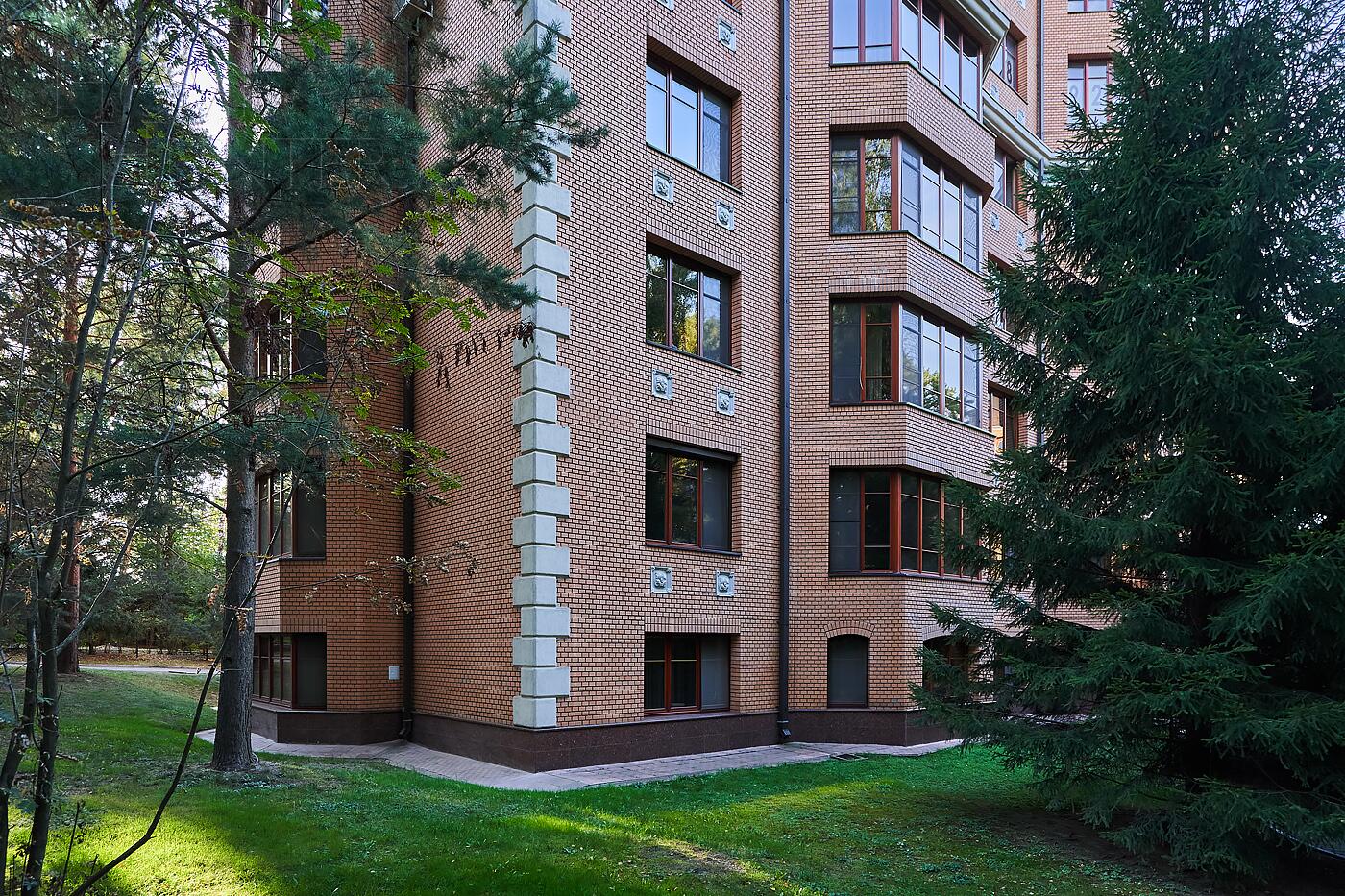 5-КОМН. КВАРТИРА С ОТДЕЛКОЙ 220.3 М² НА 2 ЭТАЖЕ