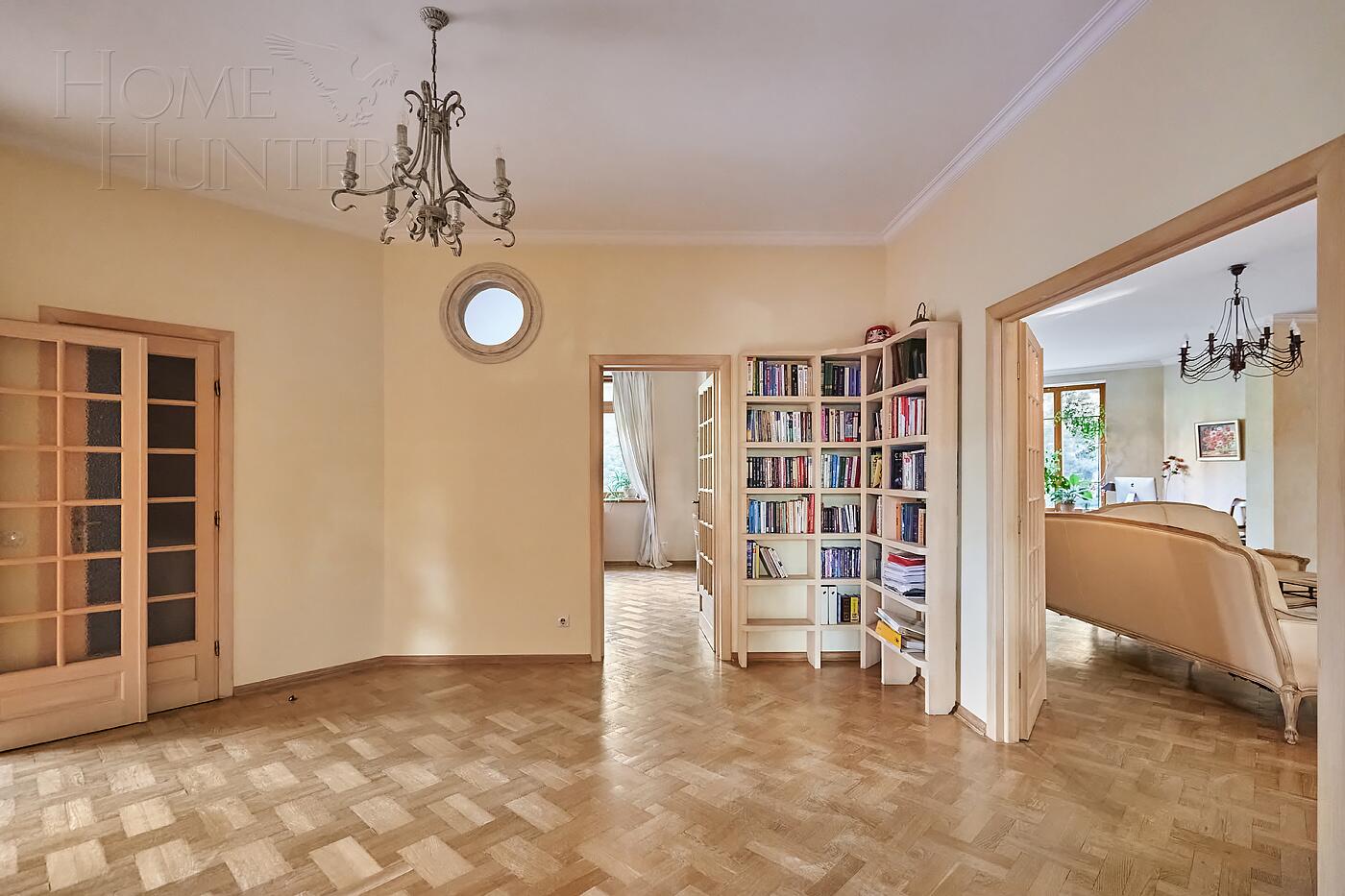 5-КОМН. КВАРТИРА С ОТДЕЛКОЙ 220.3 М² НА 2 ЭТАЖЕ