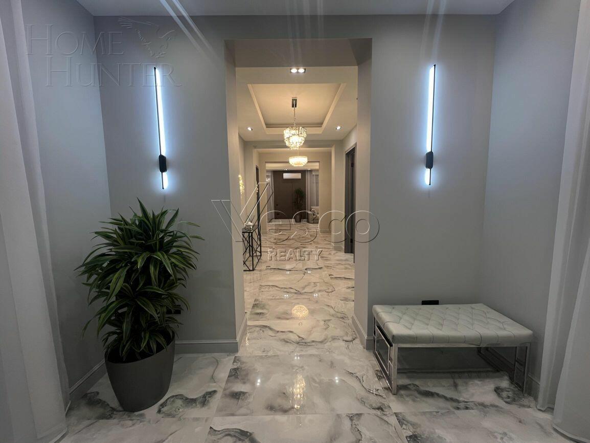 2-этажный коттедж 306 м² с отделкой