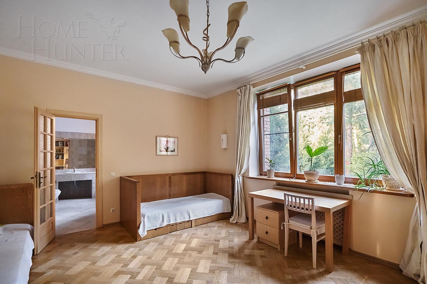 5-КОМН. КВАРТИРА С ОТДЕЛКОЙ 220.3 М² НА 2 ЭТАЖЕ