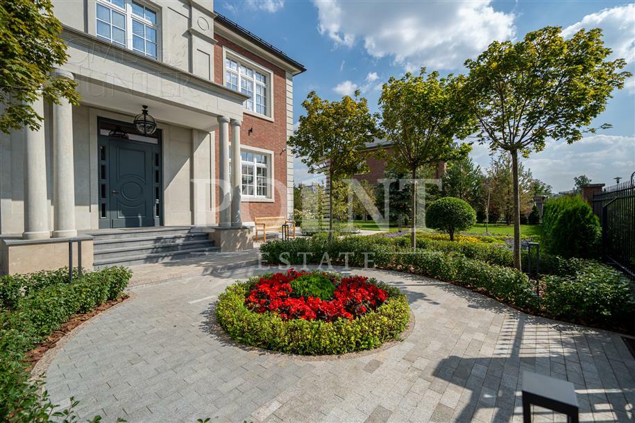 2-этажный коттедж 980 м² с отделкой