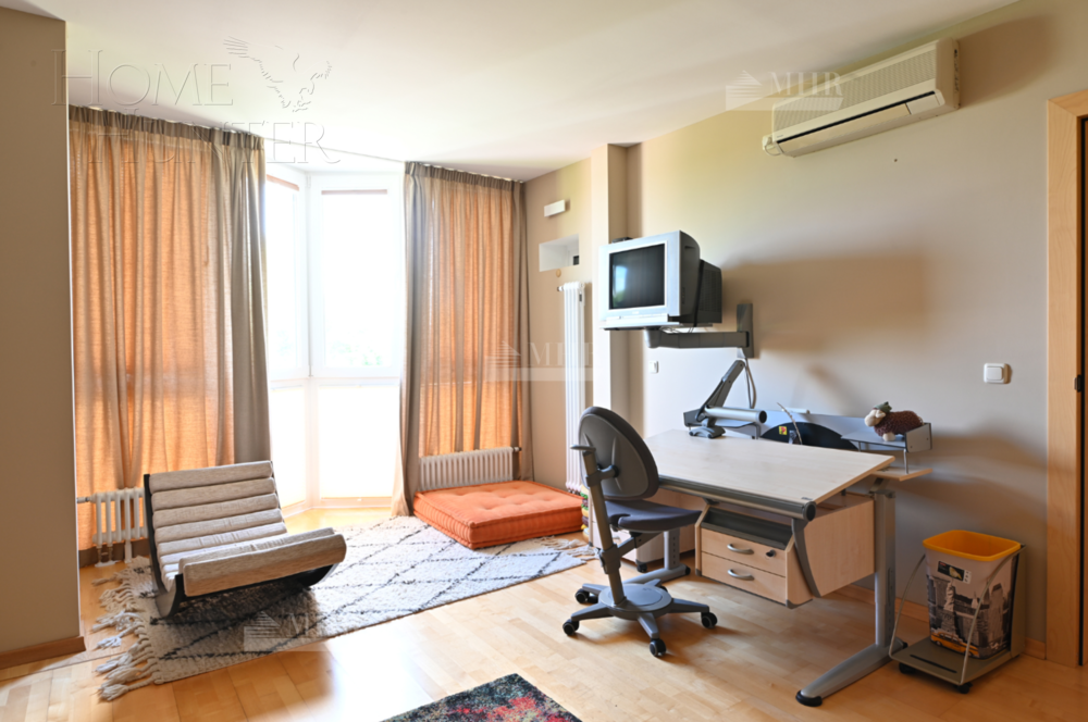 3-этажный коттедж 678 м² с отделкой