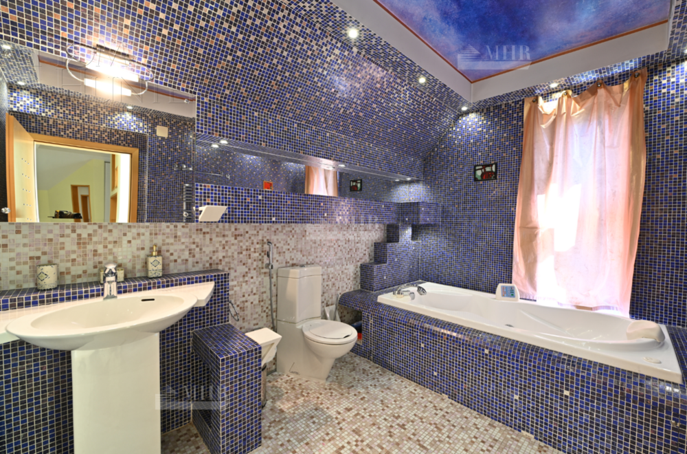 3-этажный коттедж 678 м² с отделкой