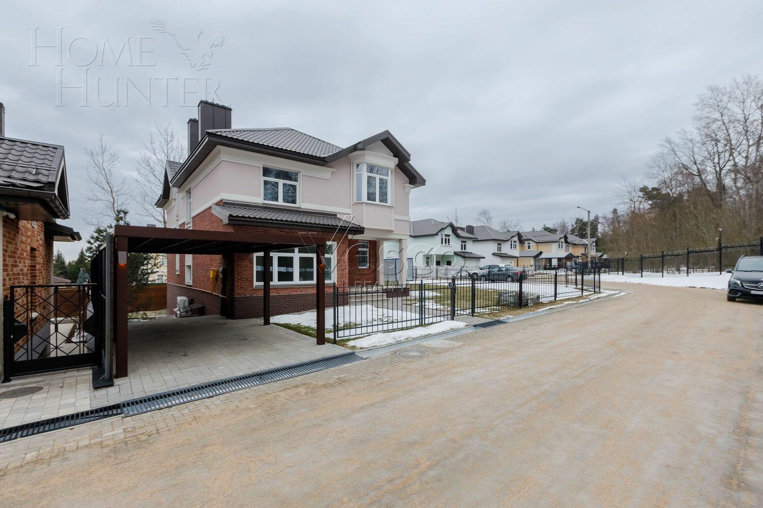 2-этажный коттедж 400 м² с отделкой