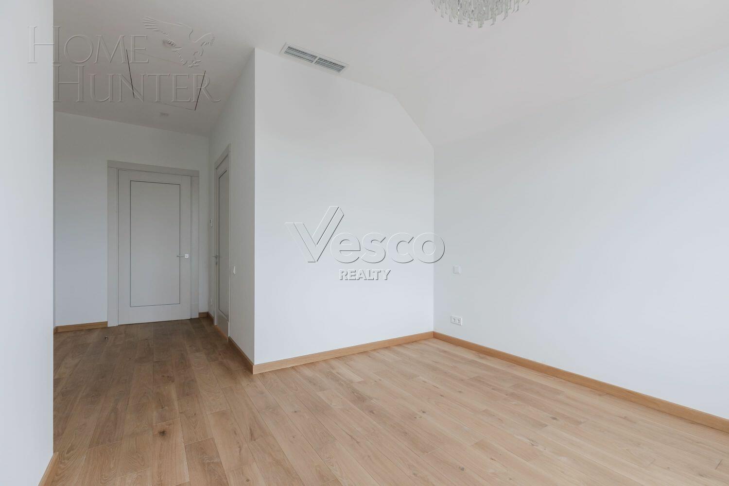 2-этажный коттедж 400 м² с отделкой