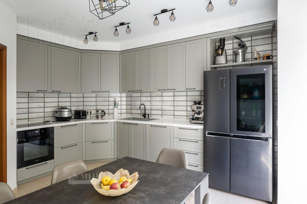 3-этажный коттедж 678 м² с отделкой