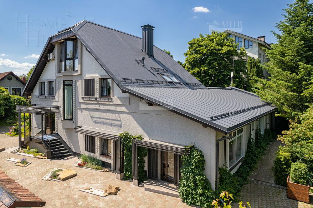 3-этажный коттедж 678 м² с отделкой