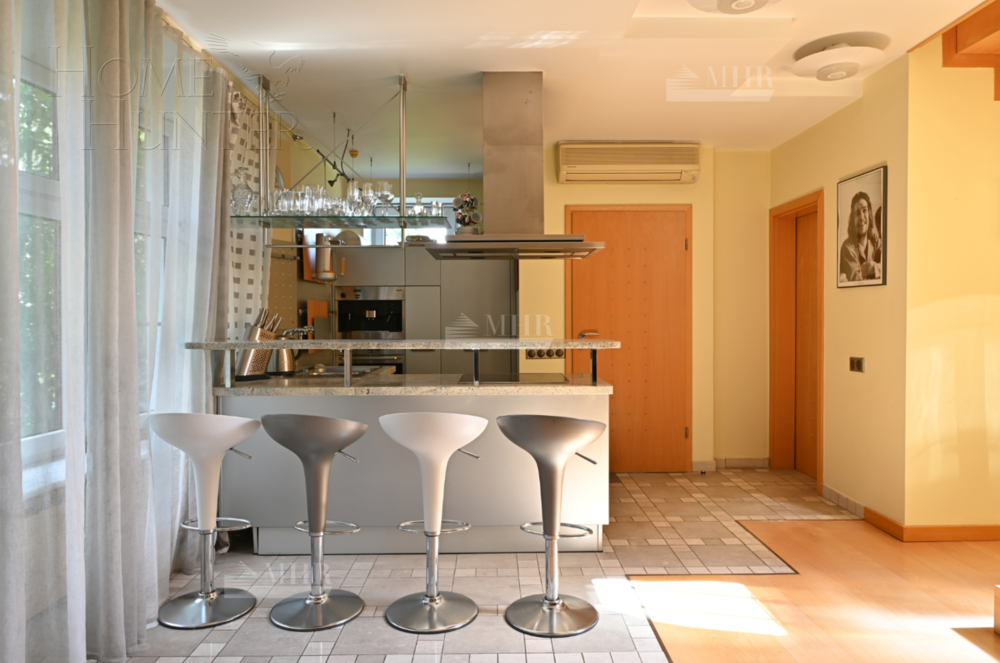 3-этажный коттедж 678 м² с отделкой