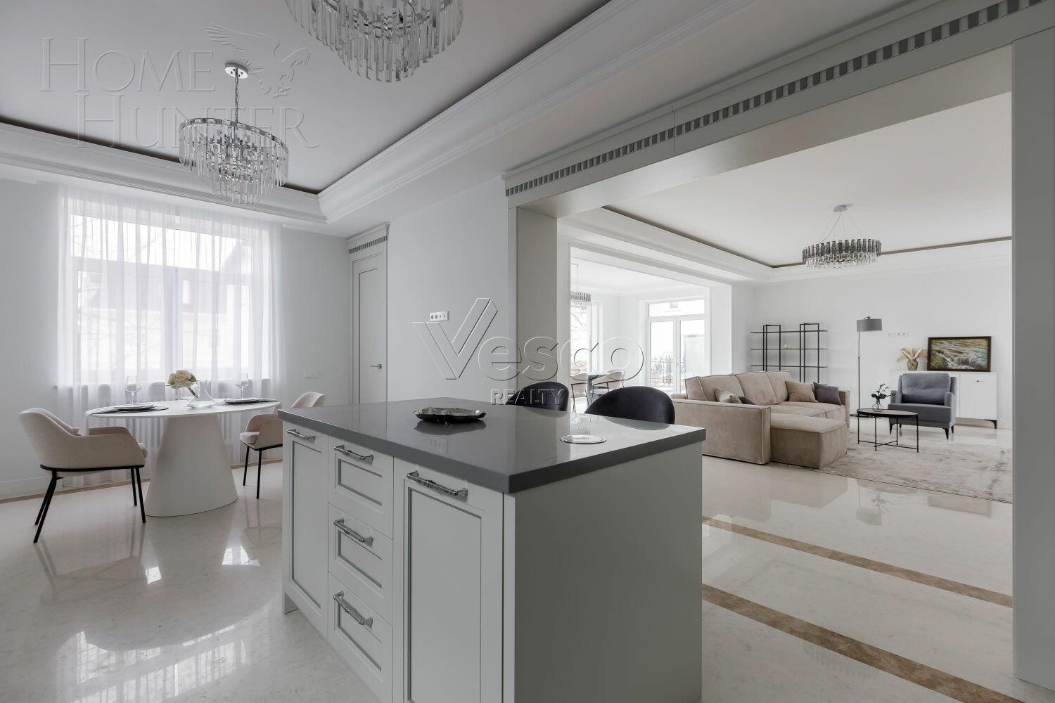 2-этажный коттедж 400 м² с отделкой