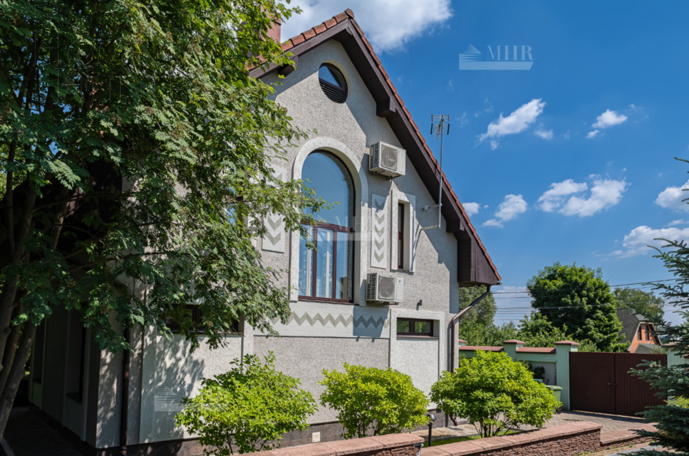 3-этажный коттедж 678 м² с отделкой