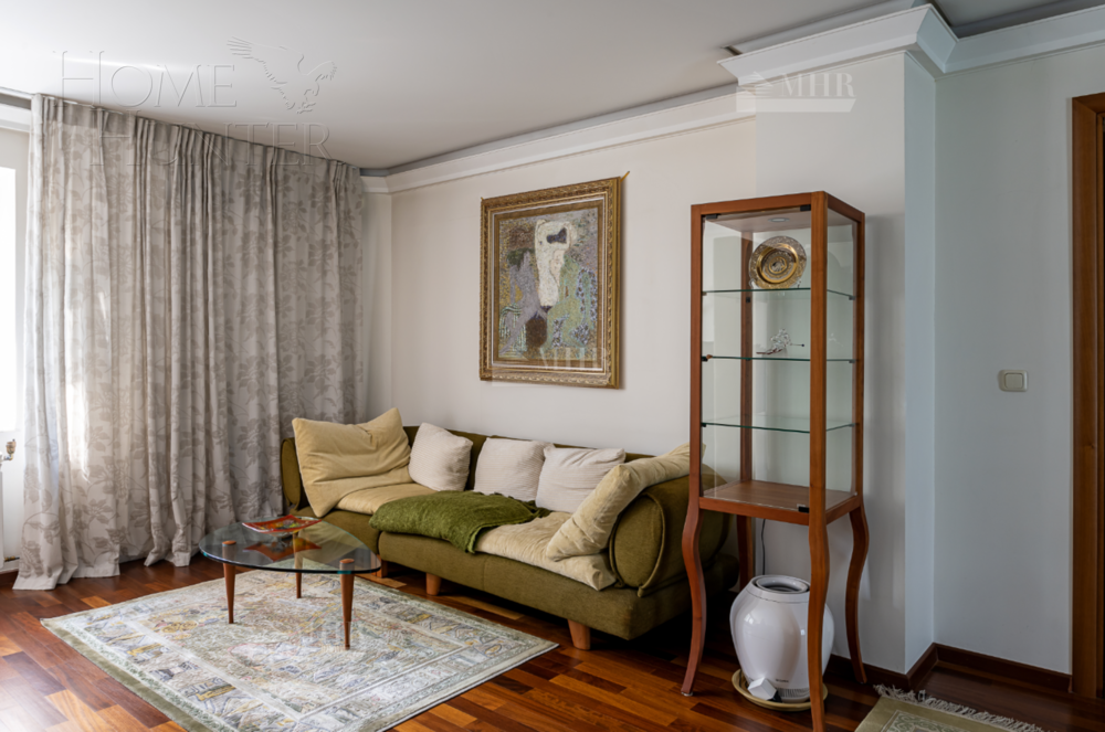 3-этажный коттедж 678 м² с отделкой