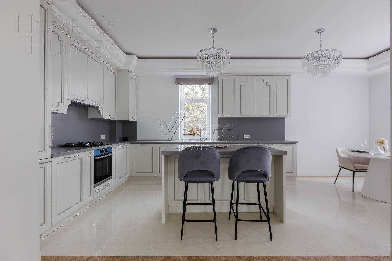 2-этажный коттедж 400 м² с отделкой