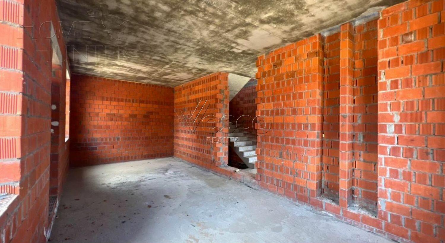 2-этажный коттедж 320 м² без отделки