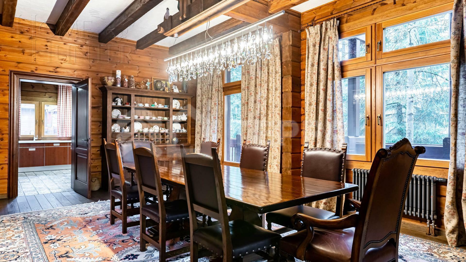 2-этажный коттедж 600 м² с отделкой