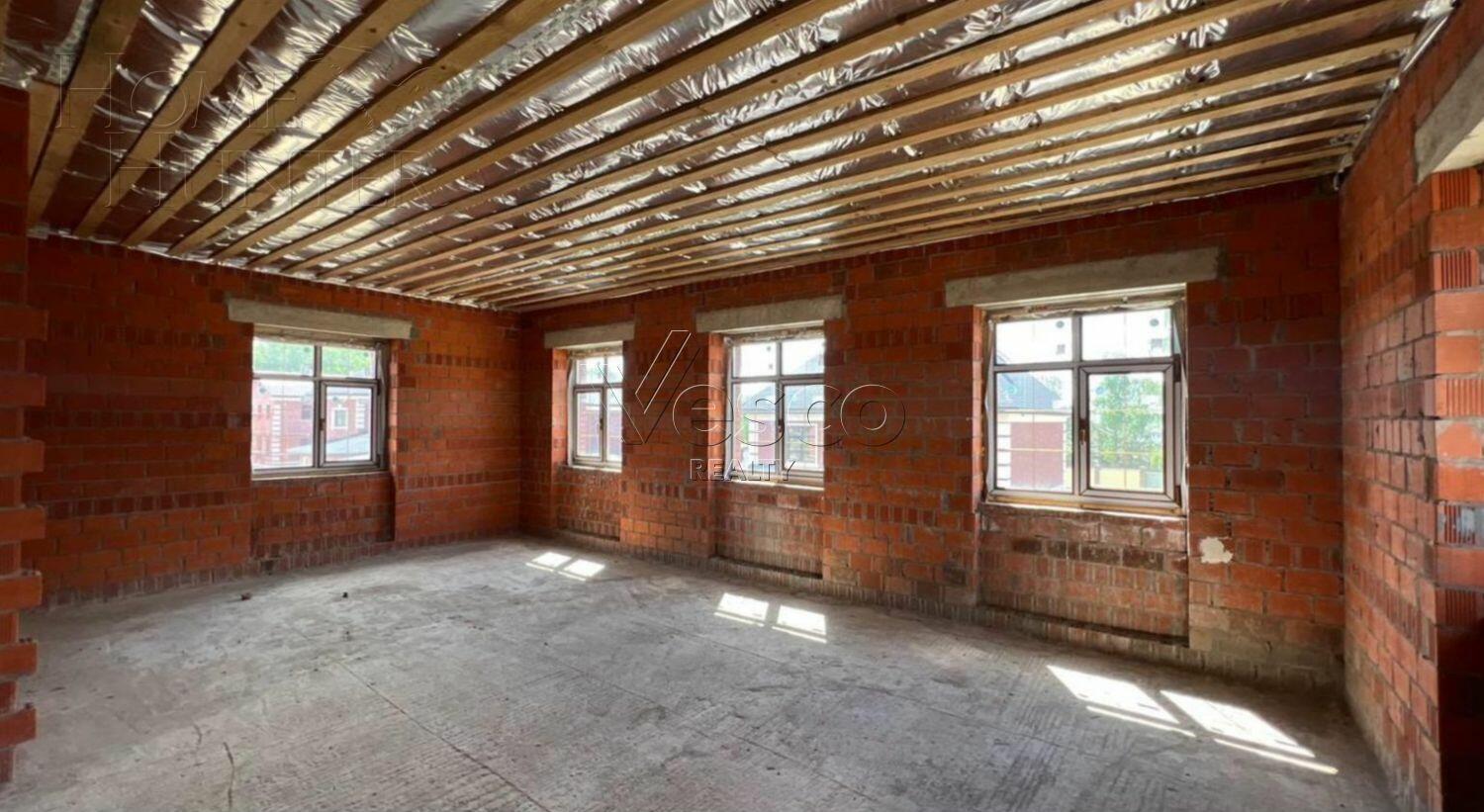 2-этажный коттедж 320 м² без отделки