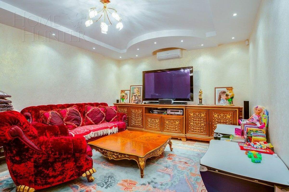 3-этажный коттедж 800 м² с отделкой