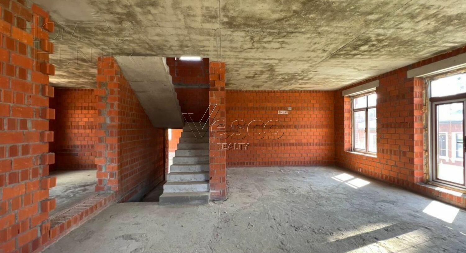 2-этажный коттедж 320 м² без отделки