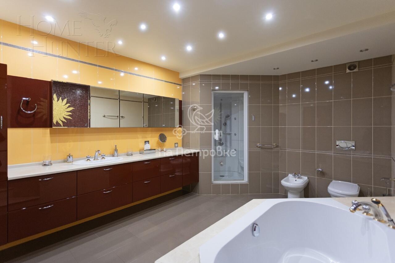 3-КОМН. КВАРТИРА С ОТДЕЛКОЙ 220 М² НА 8 ЭТАЖЕ