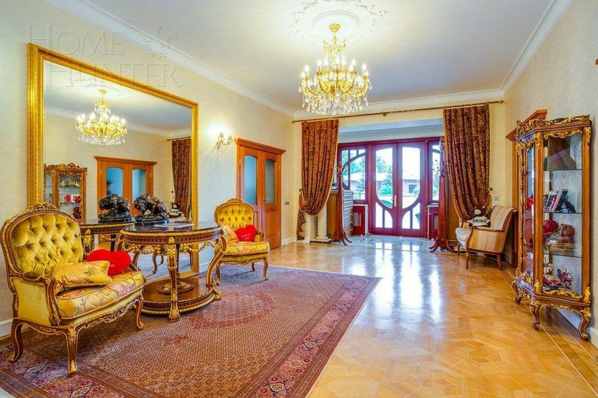 3-этажный коттедж 800 м² с отделкой