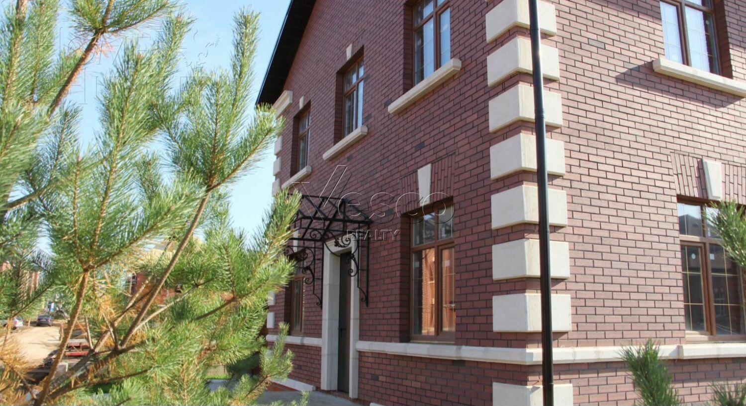 2-этажный коттедж 320 м² без отделки