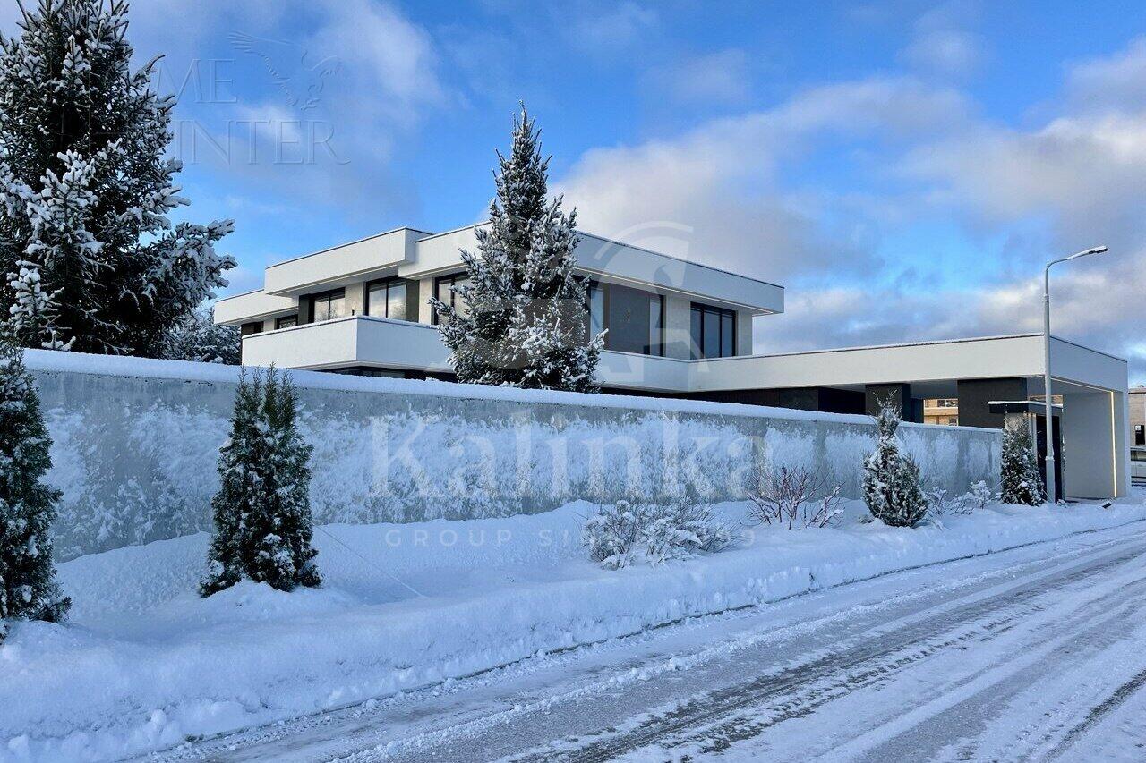 2-этажный коттедж 550 м² без отделки