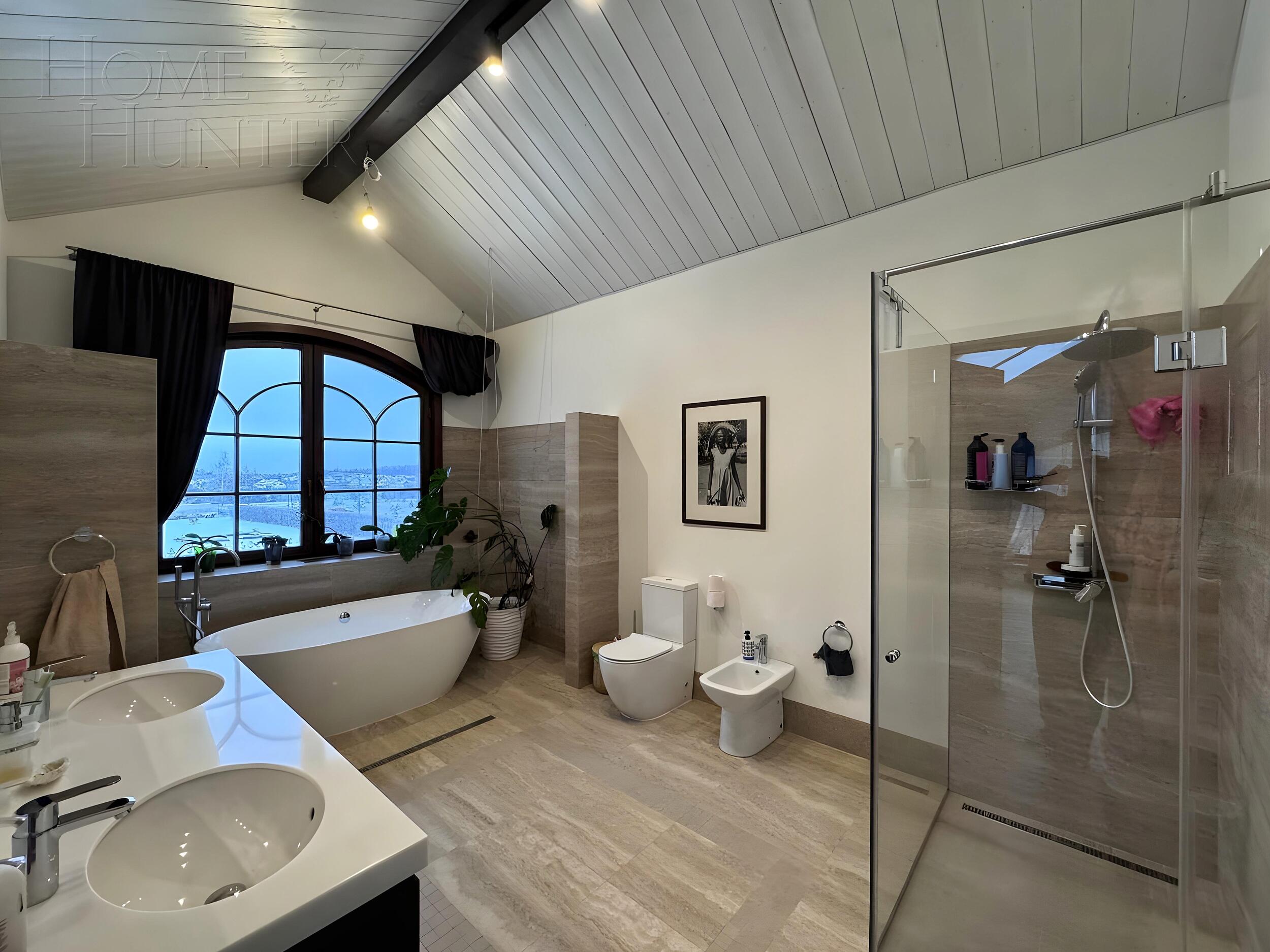 2-этажный коттедж 760 м² с отделкой