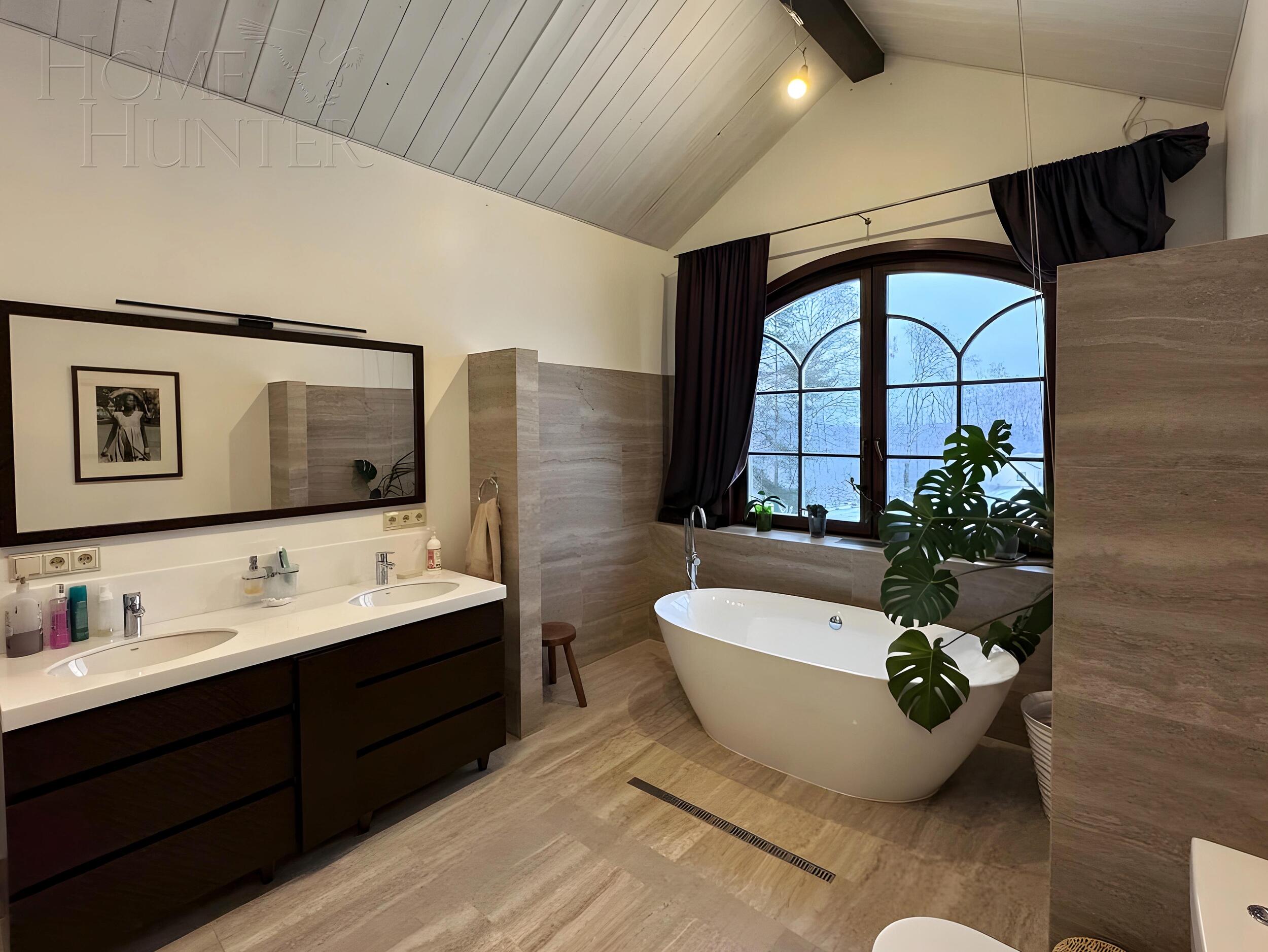 2-этажный коттедж 760 м² с отделкой