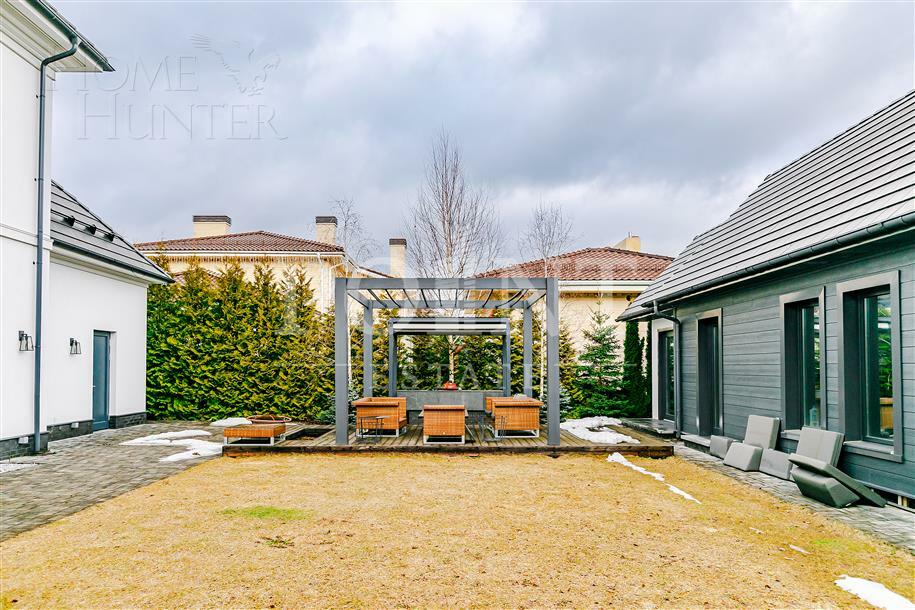 2-этажный коттедж 400 м² с отделкой