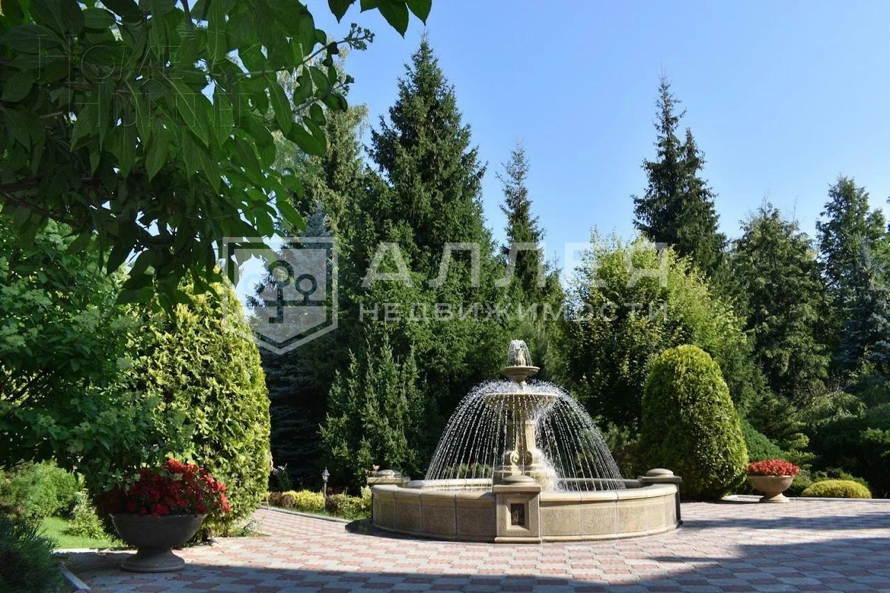 2-этажный коттедж 1 100 м² с отделкой