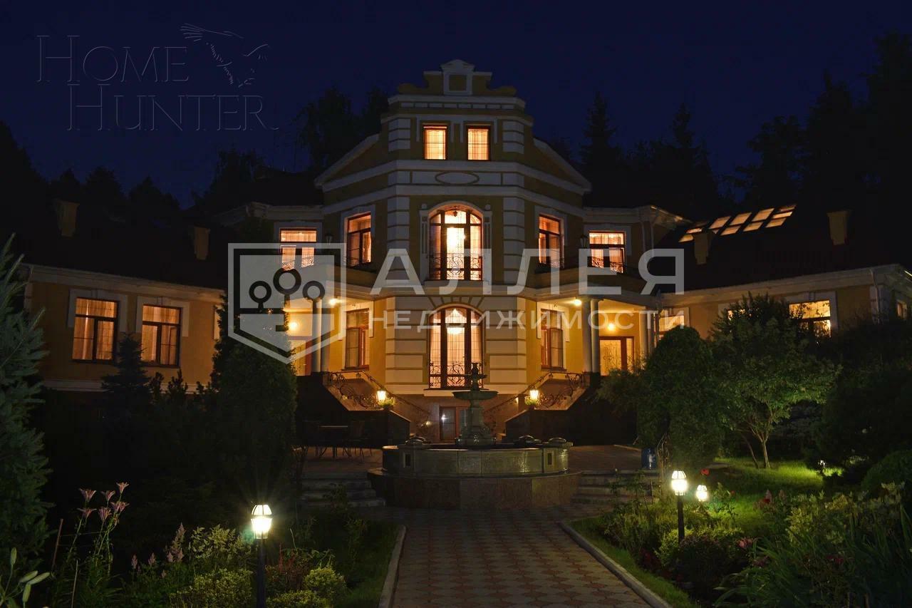 2-этажный коттедж 1 100 м² с отделкой