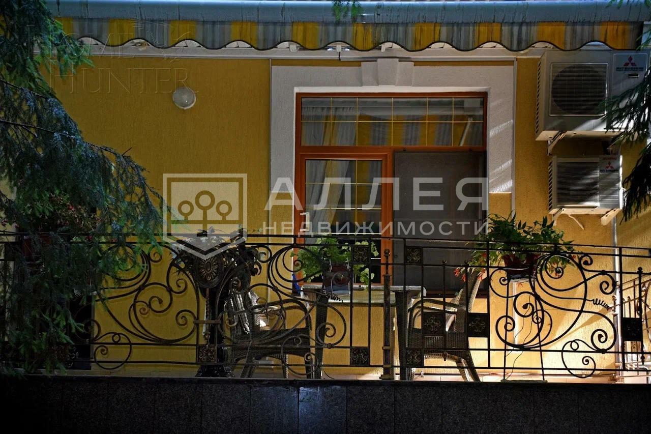 2-этажный коттедж 1 100 м² с отделкой