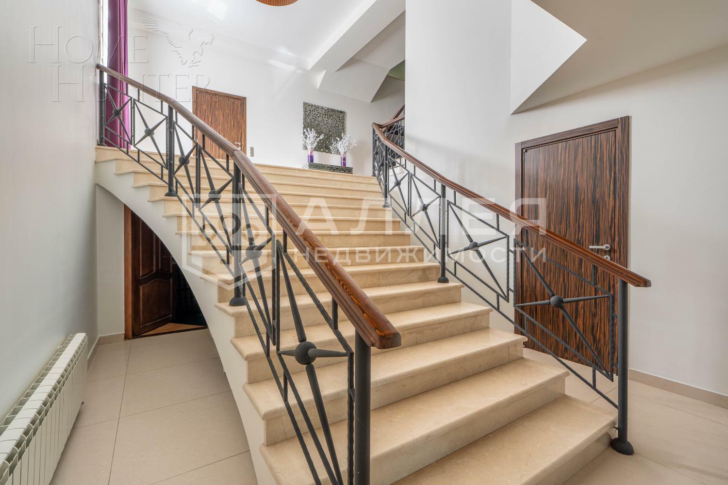 2-этажный коттедж 825 м² с отделкой