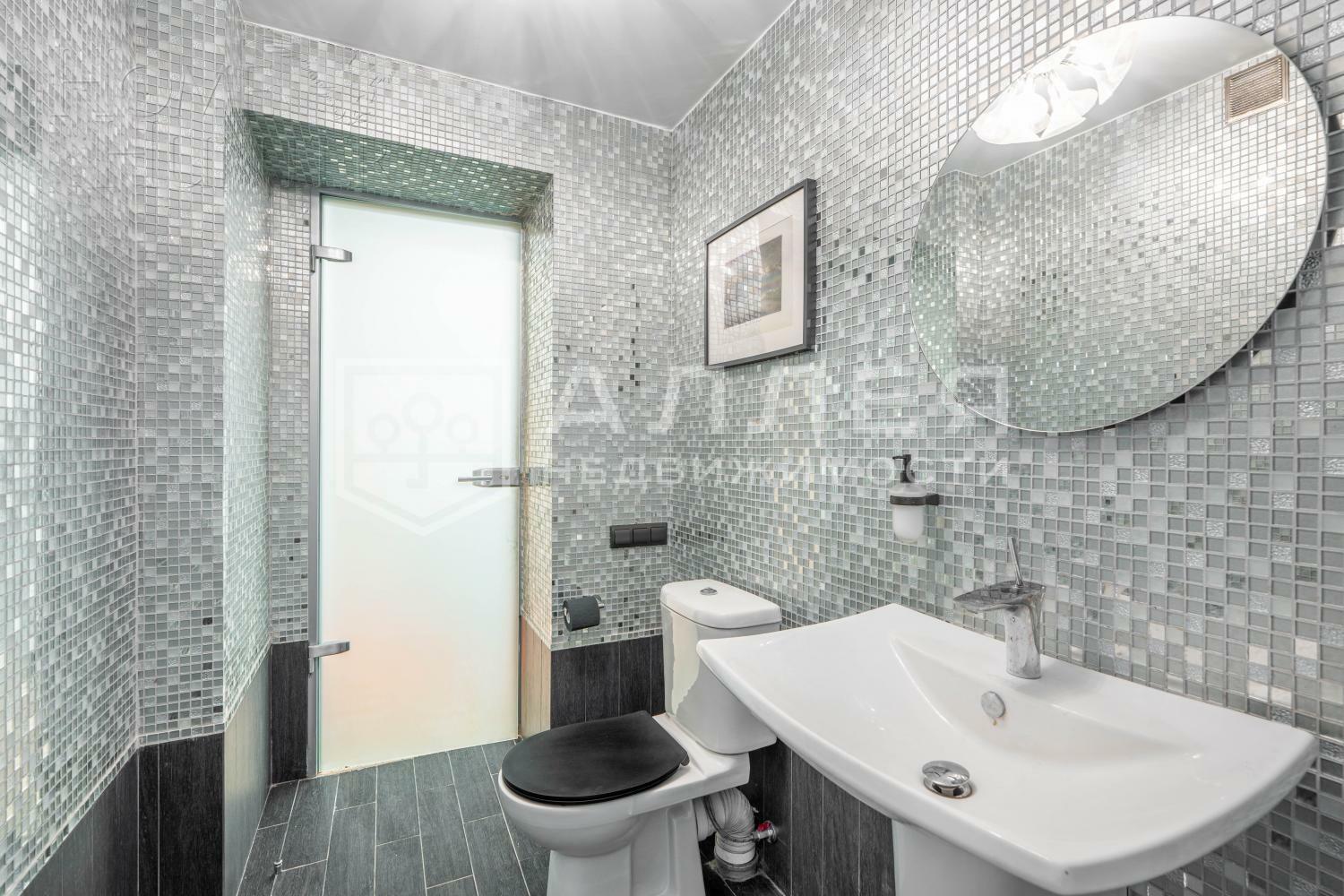 2-этажный коттедж 825 м² с отделкой