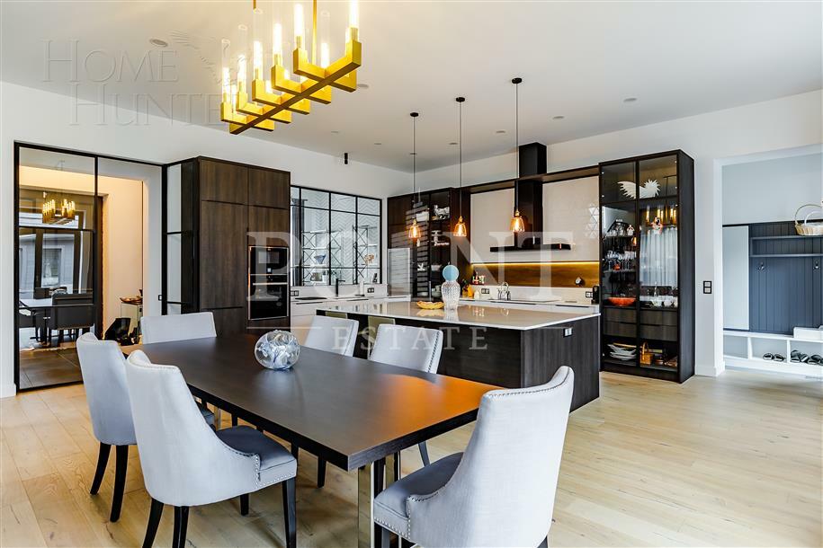 2-этажный коттедж 400 м² с отделкой