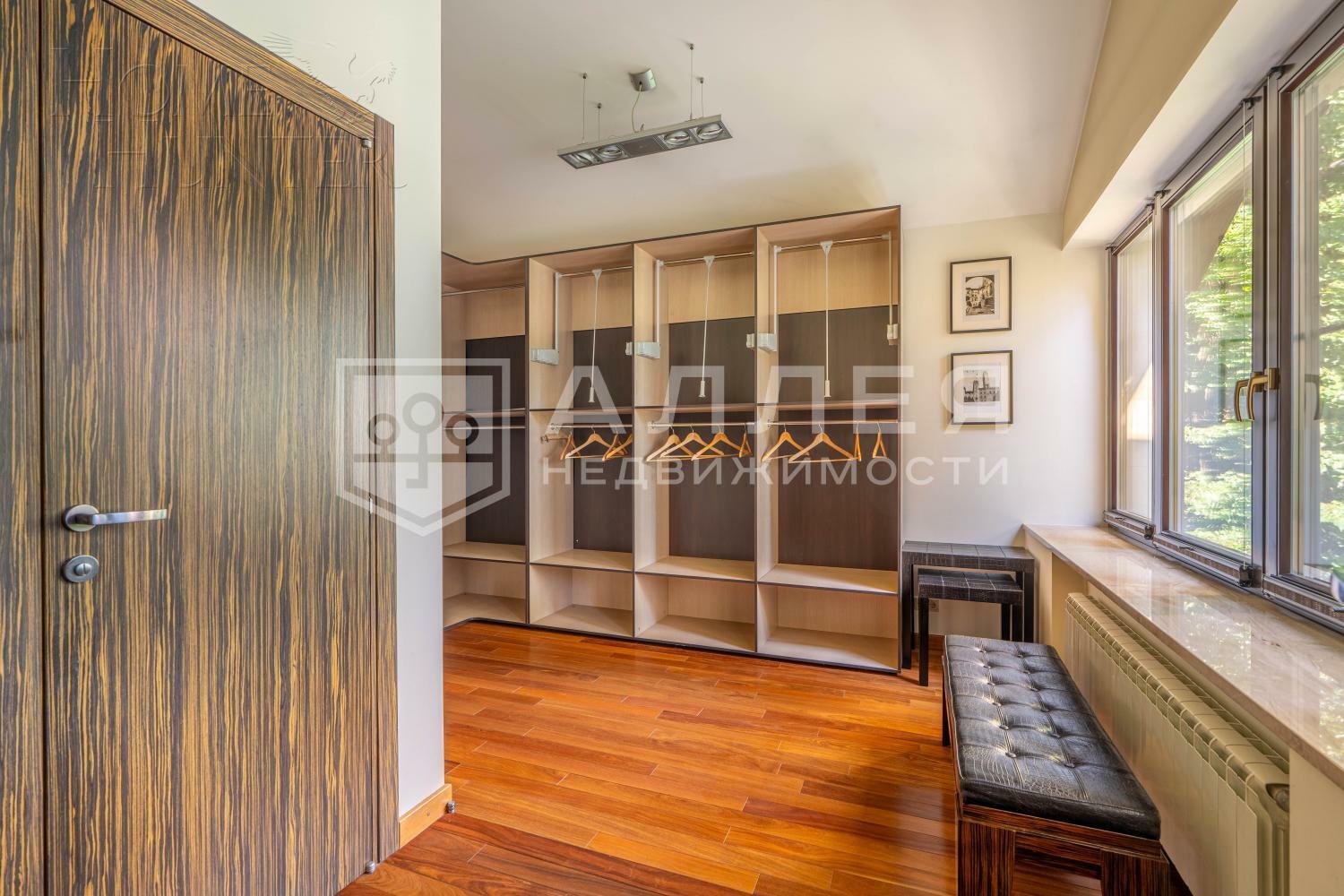 2-этажный коттедж 825 м² с отделкой