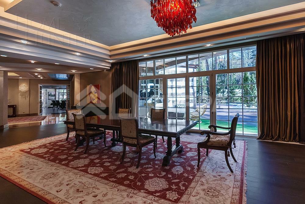 3-этажный коттедж 1 600 м² с отделкой