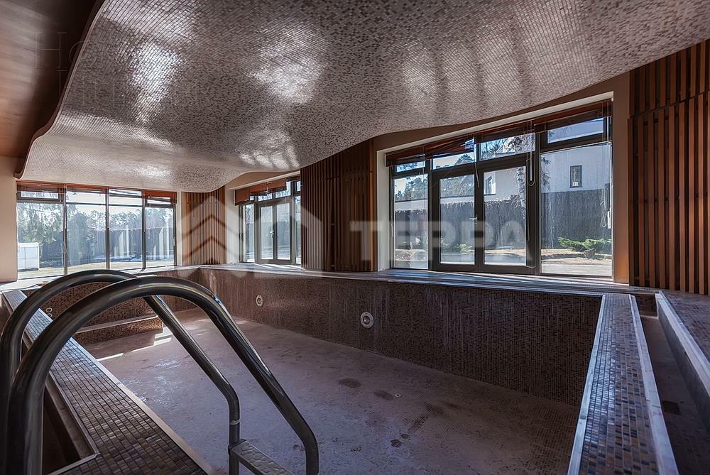 3-этажный коттедж 1 600 м² с отделкой