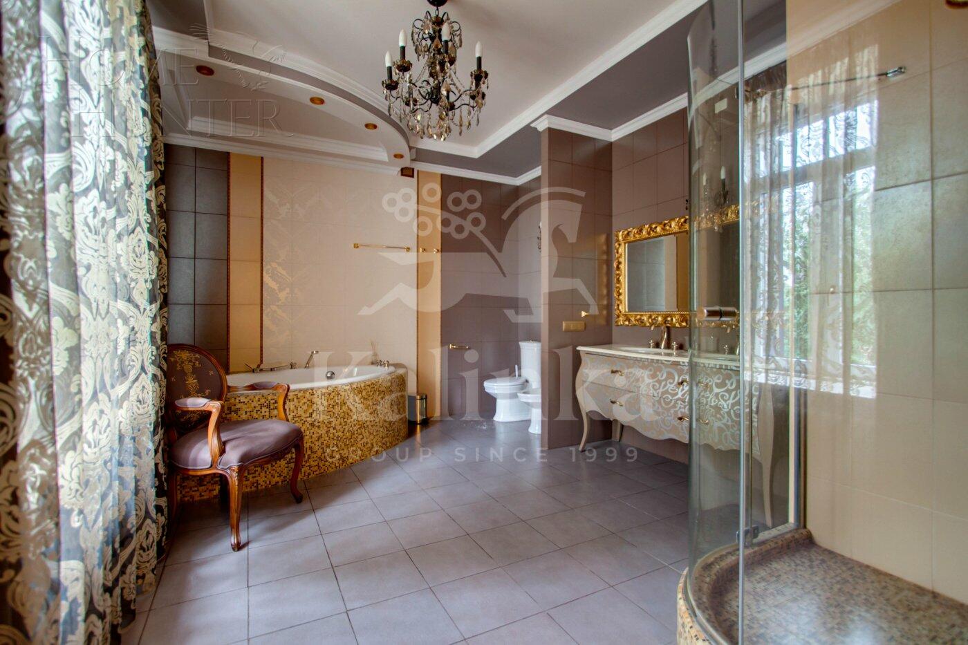 2-этажный коттедж 1 200 м² с отделкой