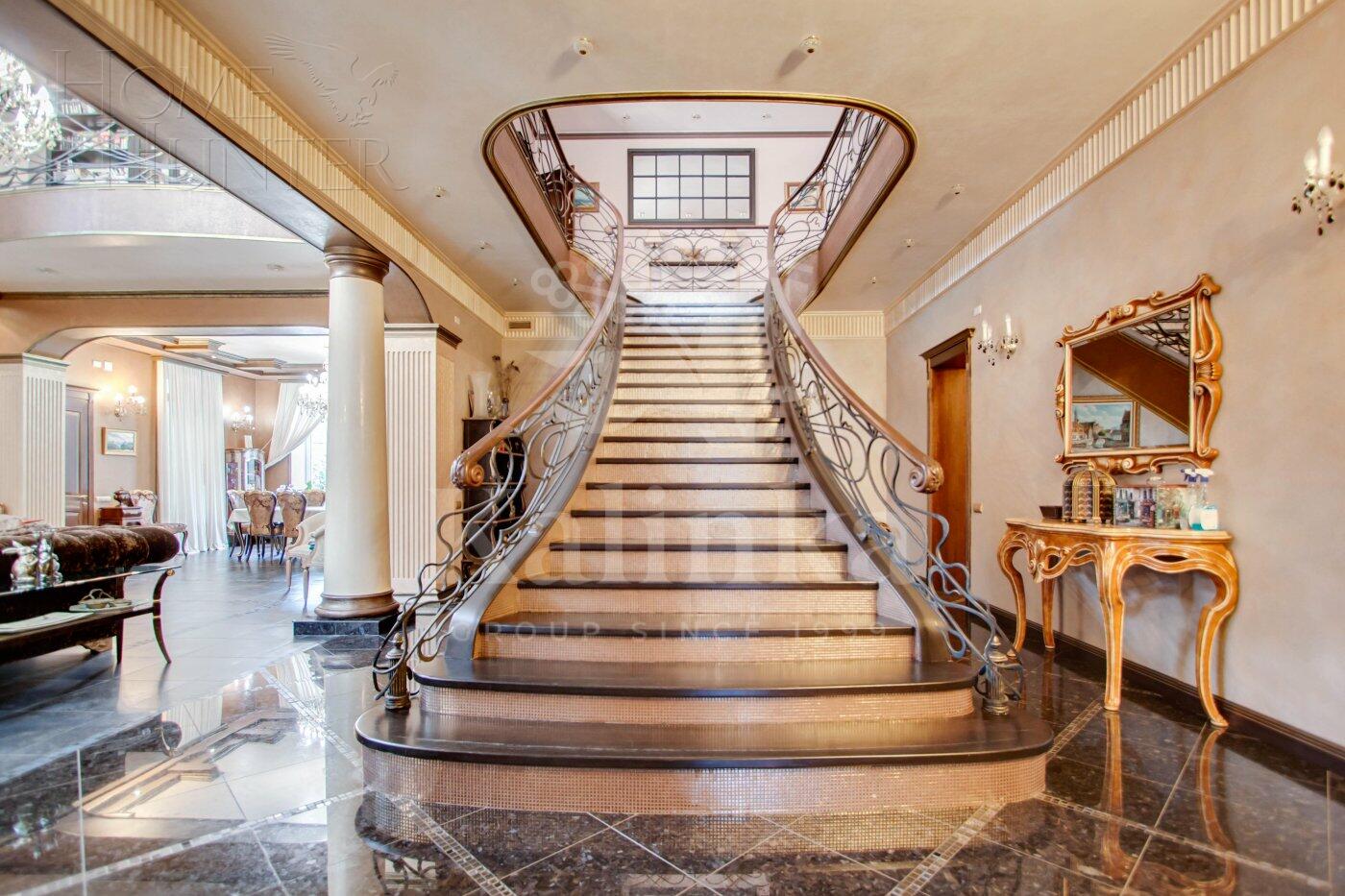 2-этажный коттедж 1 200 м² с отделкой