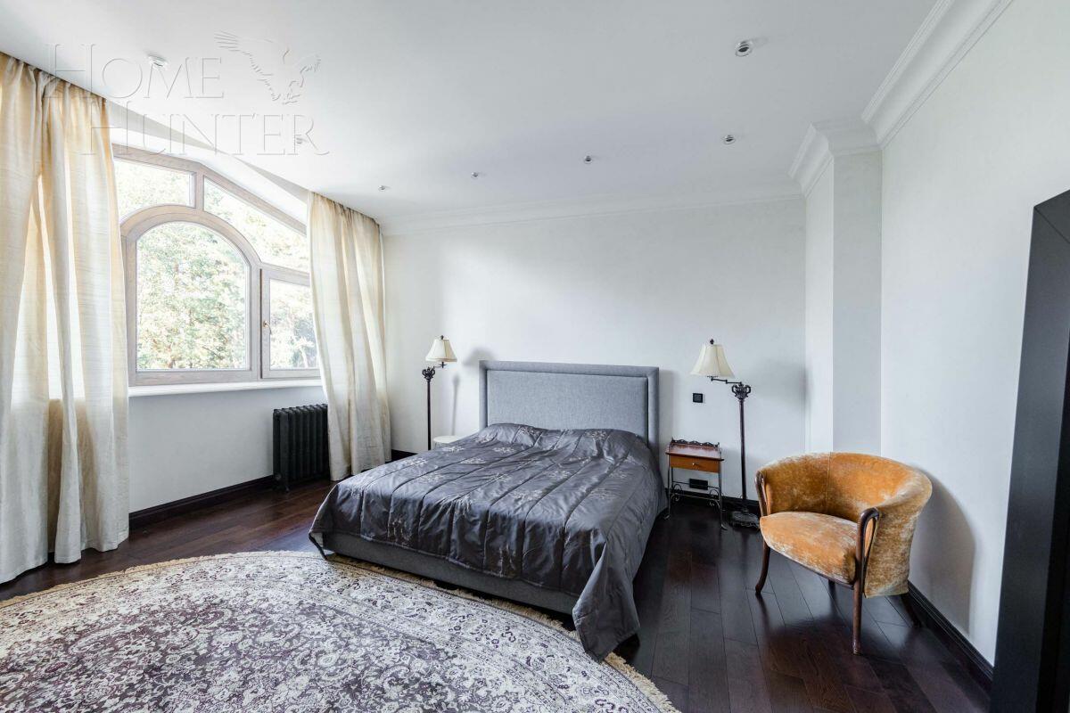 3-этажный коттедж 2 500 м² с отделкой