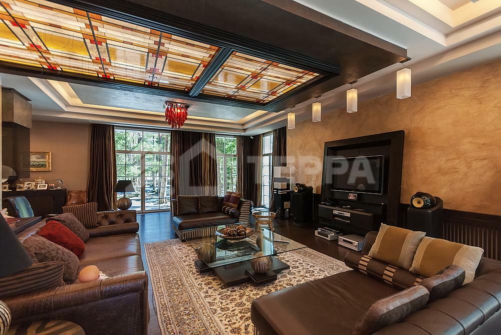 3-этажный коттедж 1 600 м² с отделкой