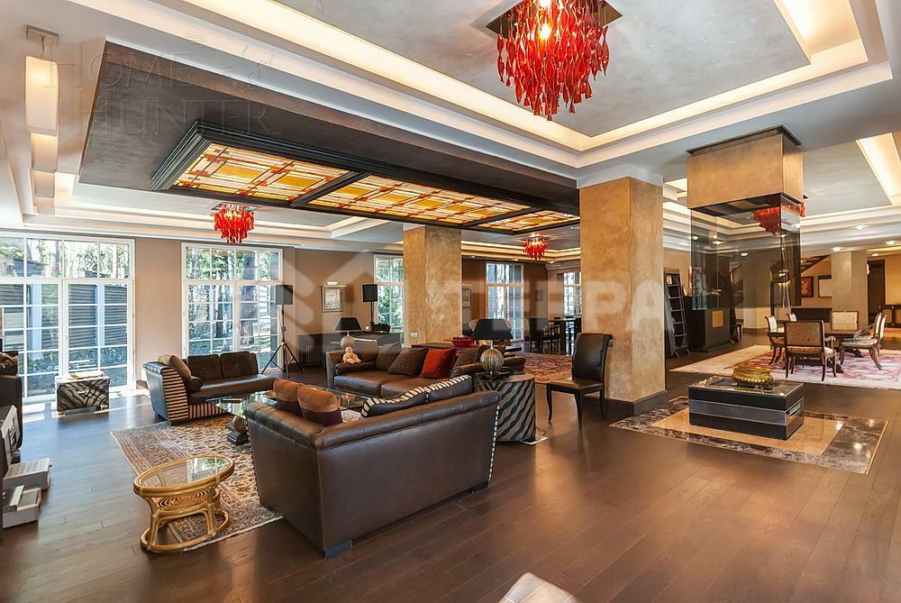 3-этажный коттедж 1 600 м² с отделкой