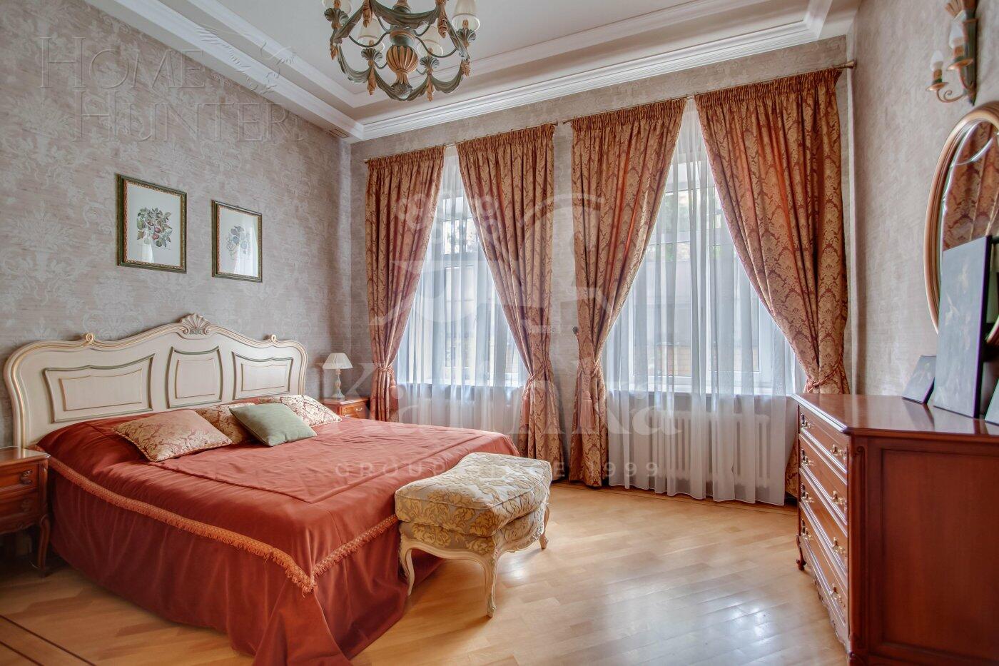 2-этажный коттедж 1 200 м² с отделкой