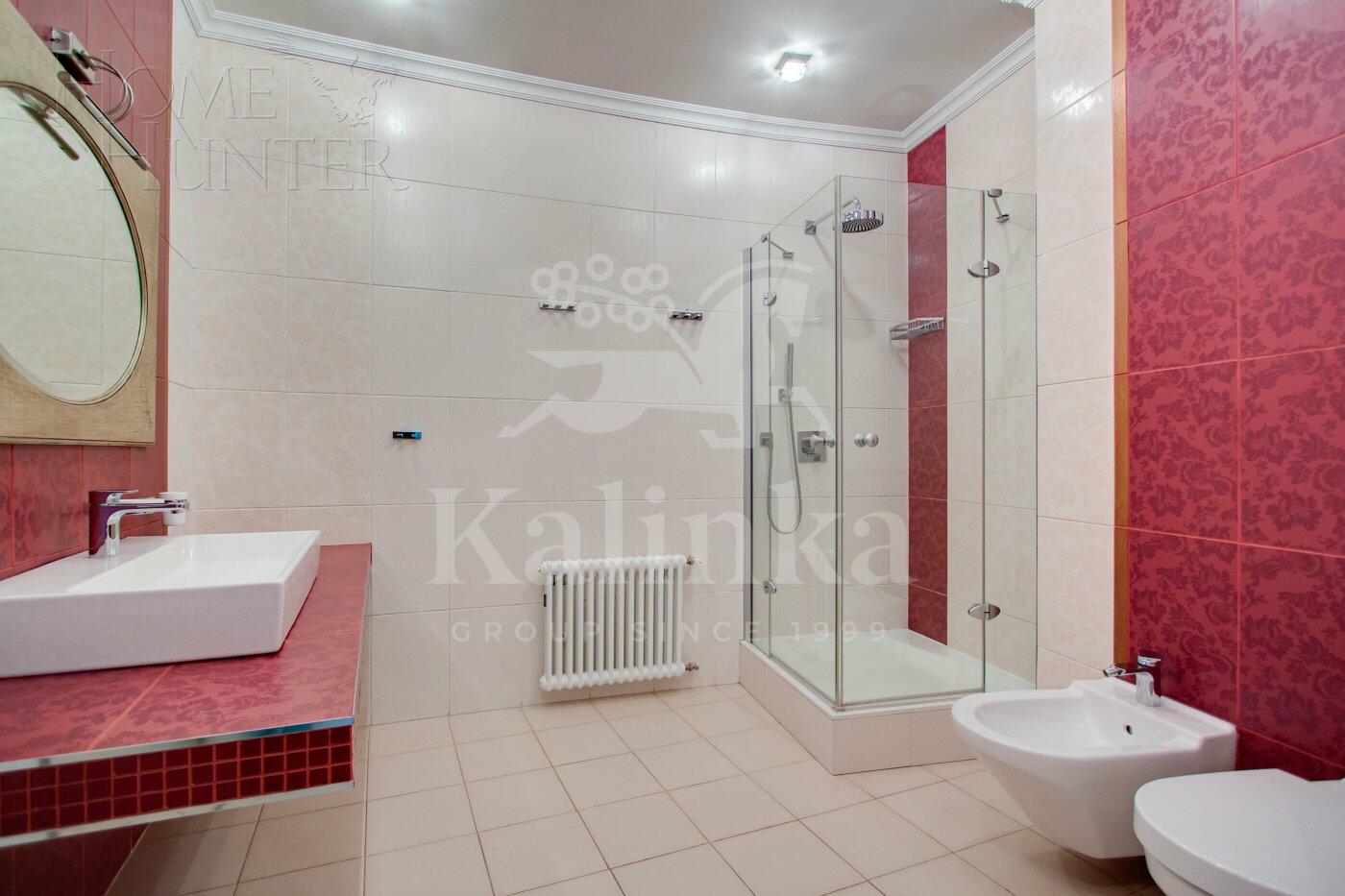 2-этажный коттедж 1 200 м² с отделкой