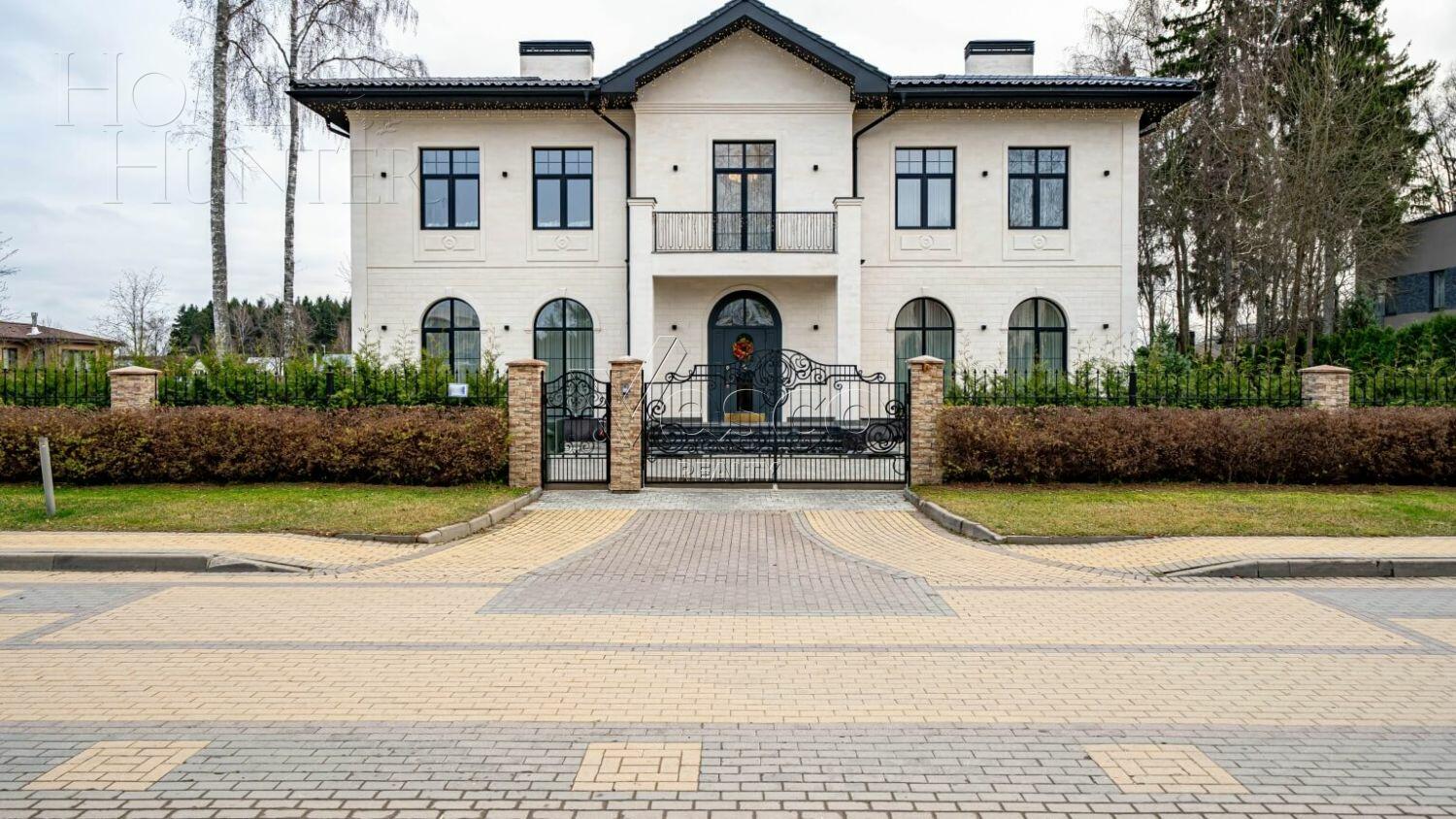 2-этажный коттедж 490 м² с отделкой