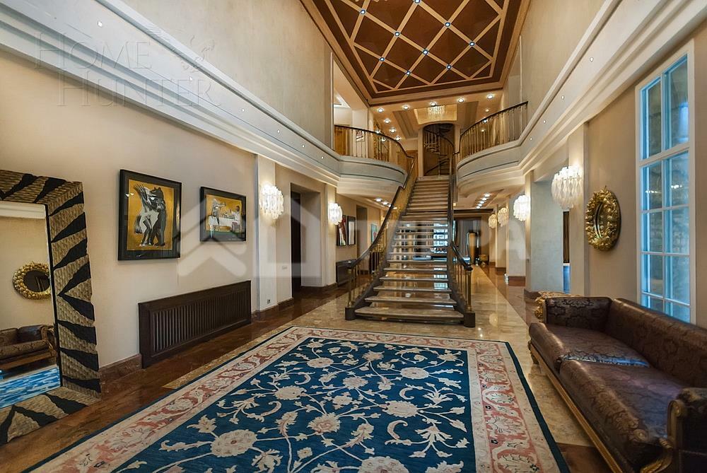 3-этажный коттедж 1 600 м² с отделкой