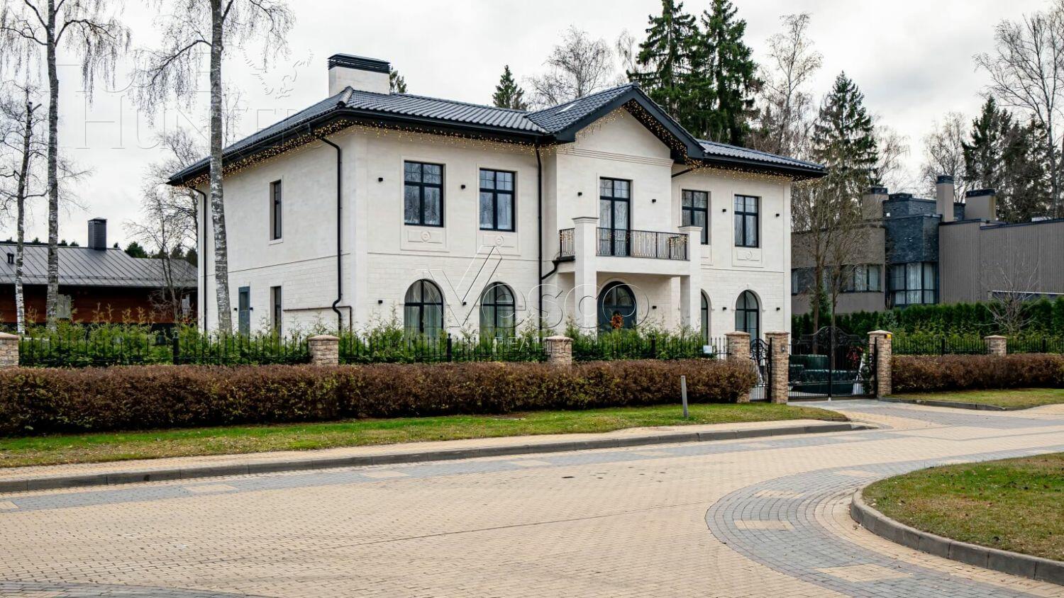 2-этажный коттедж 490 м² с отделкой