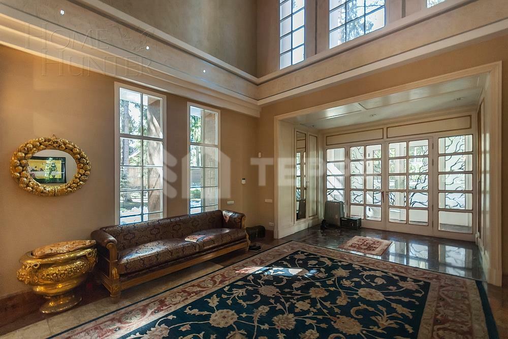 3-этажный коттедж 1 600 м² с отделкой