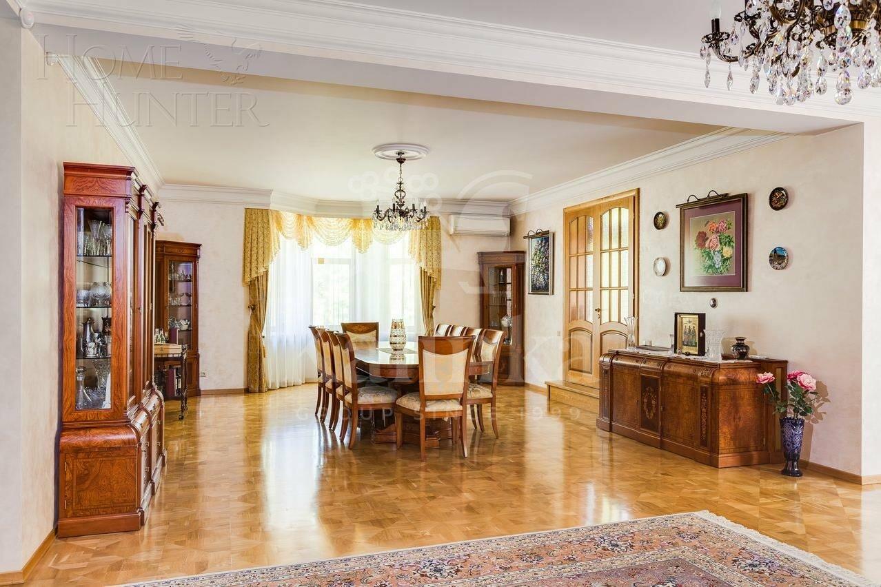 2-этажный коттедж 1 500 м² с отделкой